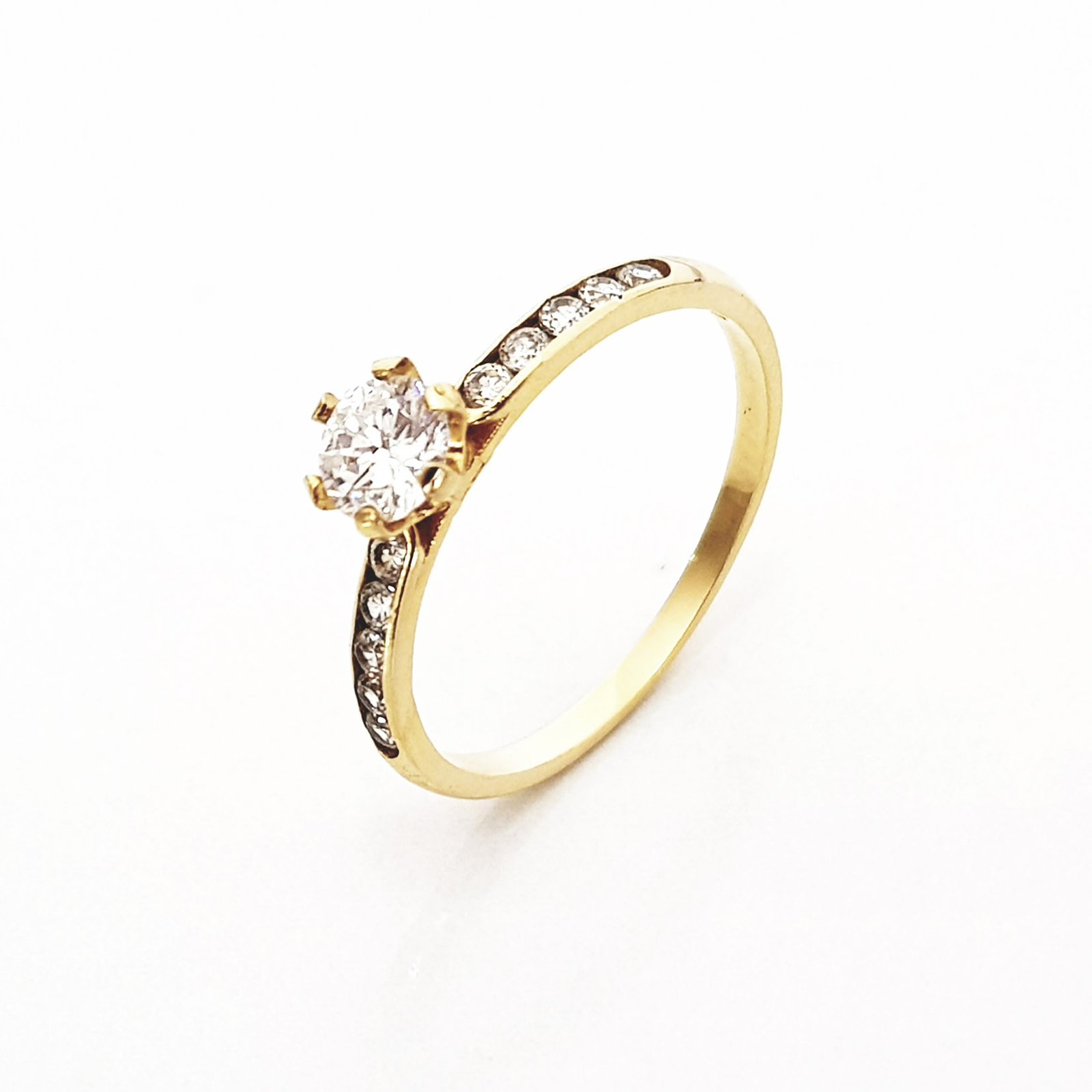 ANEL OURO 18K SOLITÁRIO BEGONIA DIAMOND